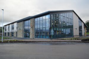 BYDD RECRIWTIO darlithwyr newydd ac agor adeilad amaeth ac addysg gwerth £10m yn helpu i ateb y galw yn dilyn cynnydd myfyrwyr mewn coleg pynciau’r tir.