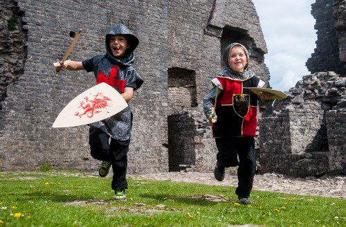 Hwyl i’r teulu yn Sir Gaerfyrddin yn ystod hanner tymor y Sulgwyn