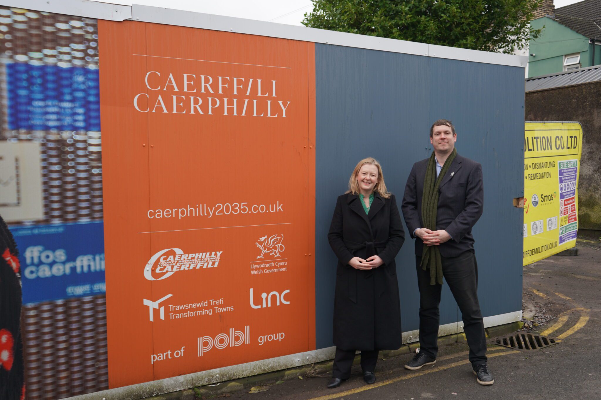 Hwb gwerth £30.9 miliwn i drefi ledled Cymru
